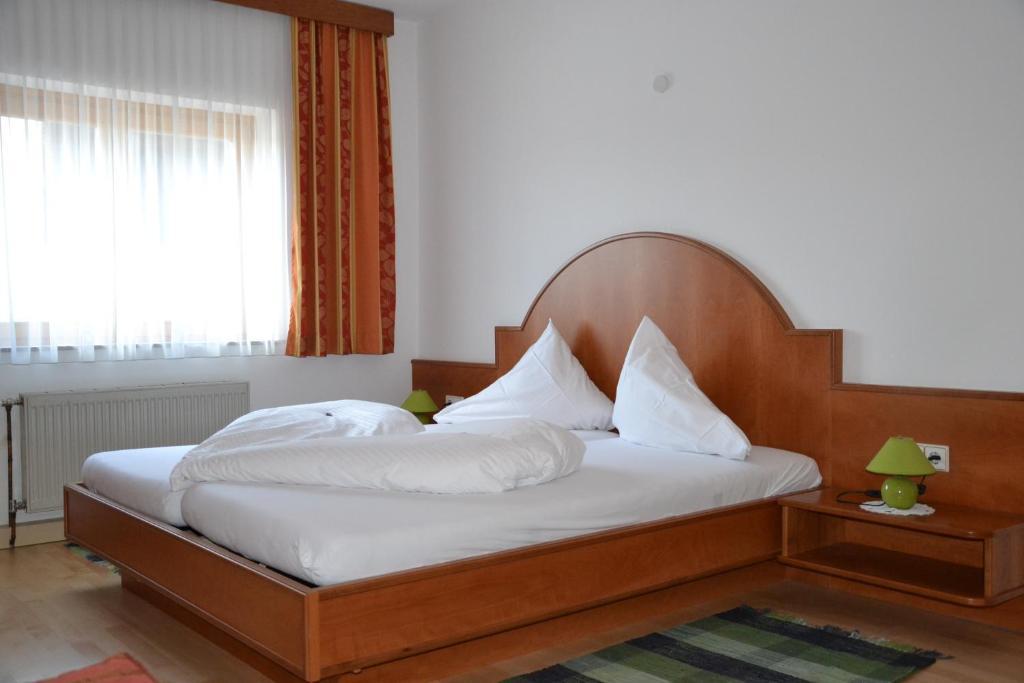 Pension Marienhof Hermagor-Pressegger See Zimmer foto